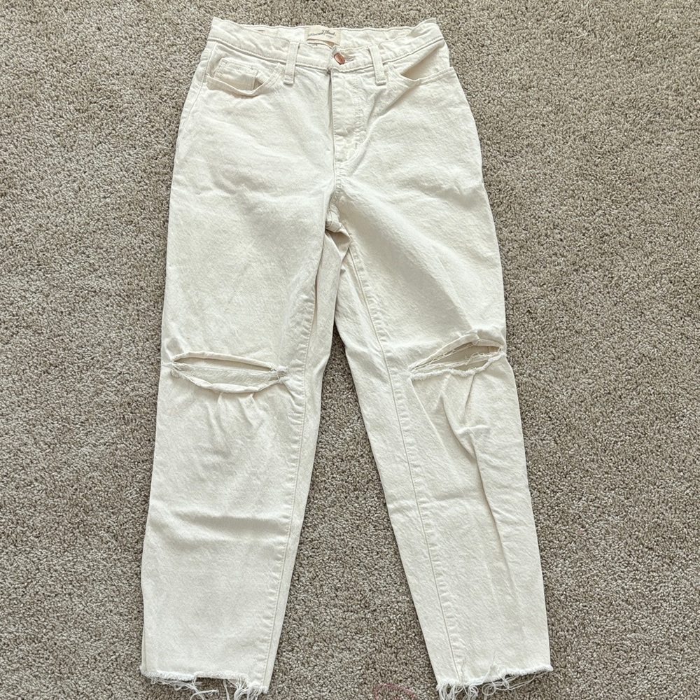Universal Thread Women's Cream Straight Leg Jeans